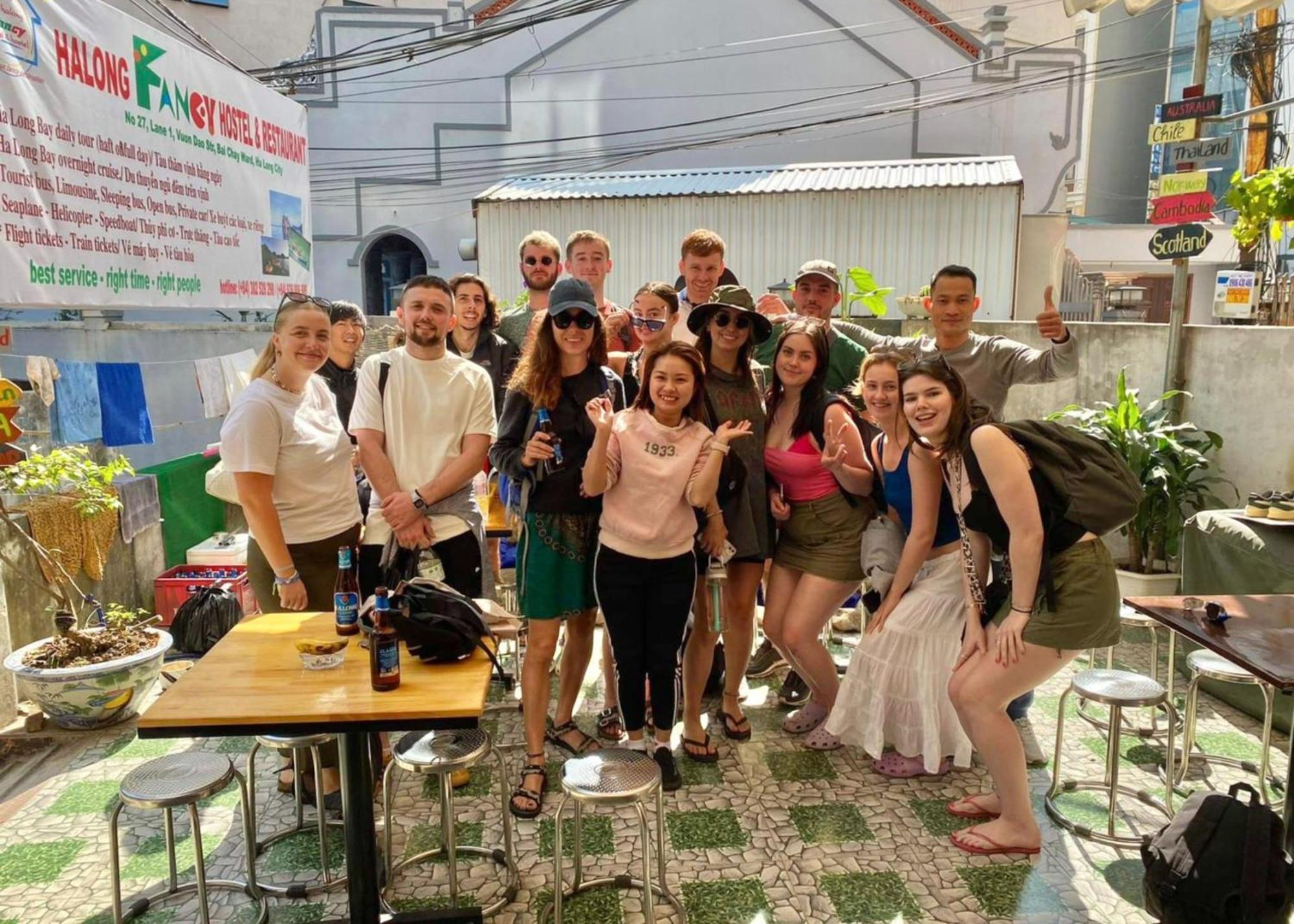 Ha Long Fancy Hostel With Vegetarian And Vegan Restaurant Zewnętrze zdjęcie