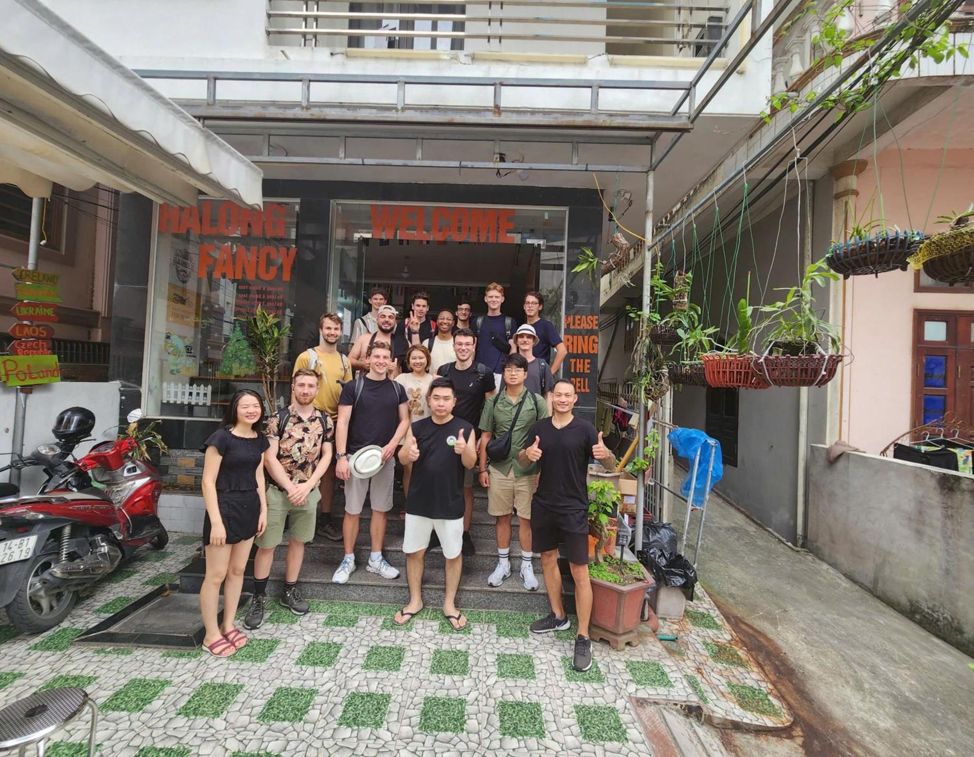 Ha Long Fancy Hostel With Vegetarian And Vegan Restaurant Zewnętrze zdjęcie