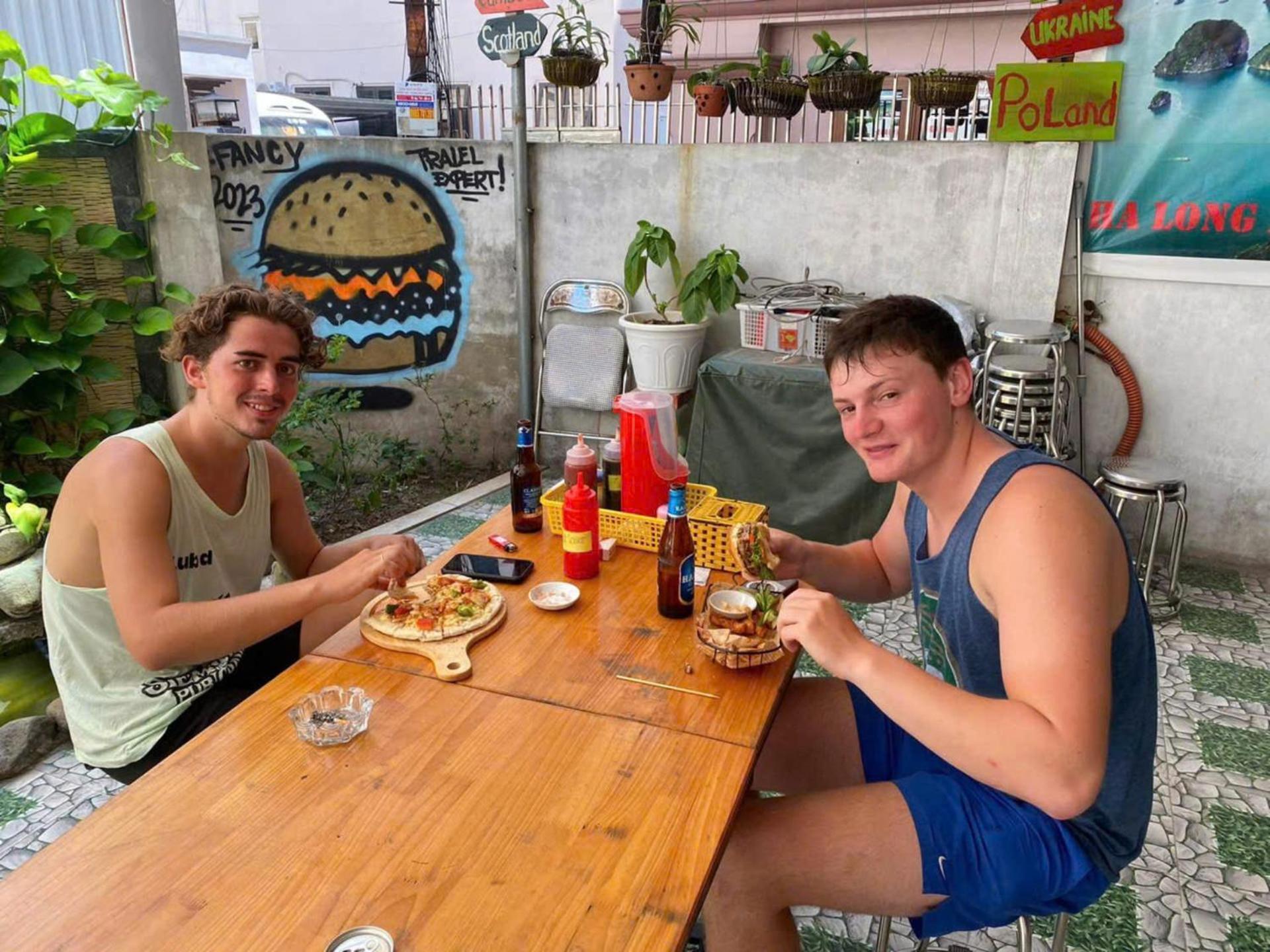 Ha Long Fancy Hostel With Vegetarian And Vegan Restaurant Zewnętrze zdjęcie